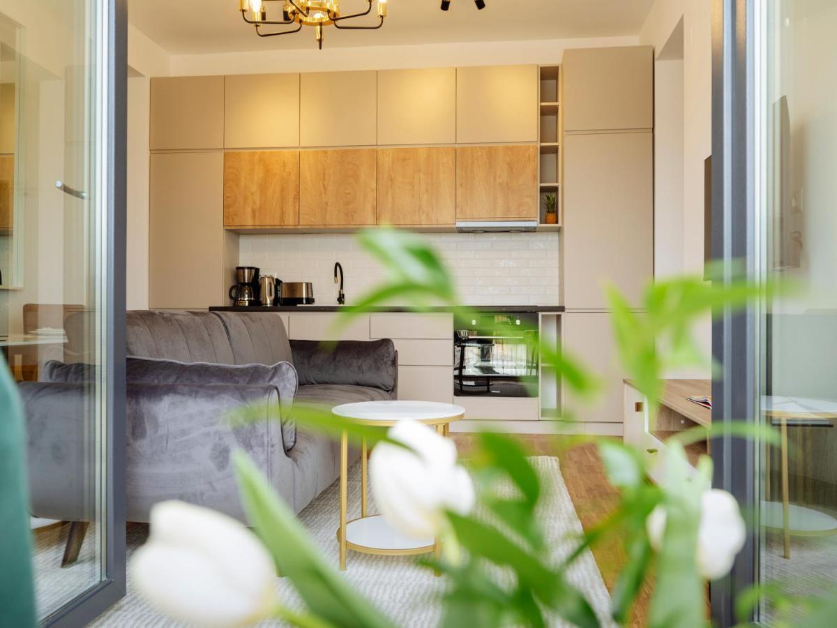 Sunny 2Br Flat - Top Location - Amazing Balcony Bucharest Luaran gambar