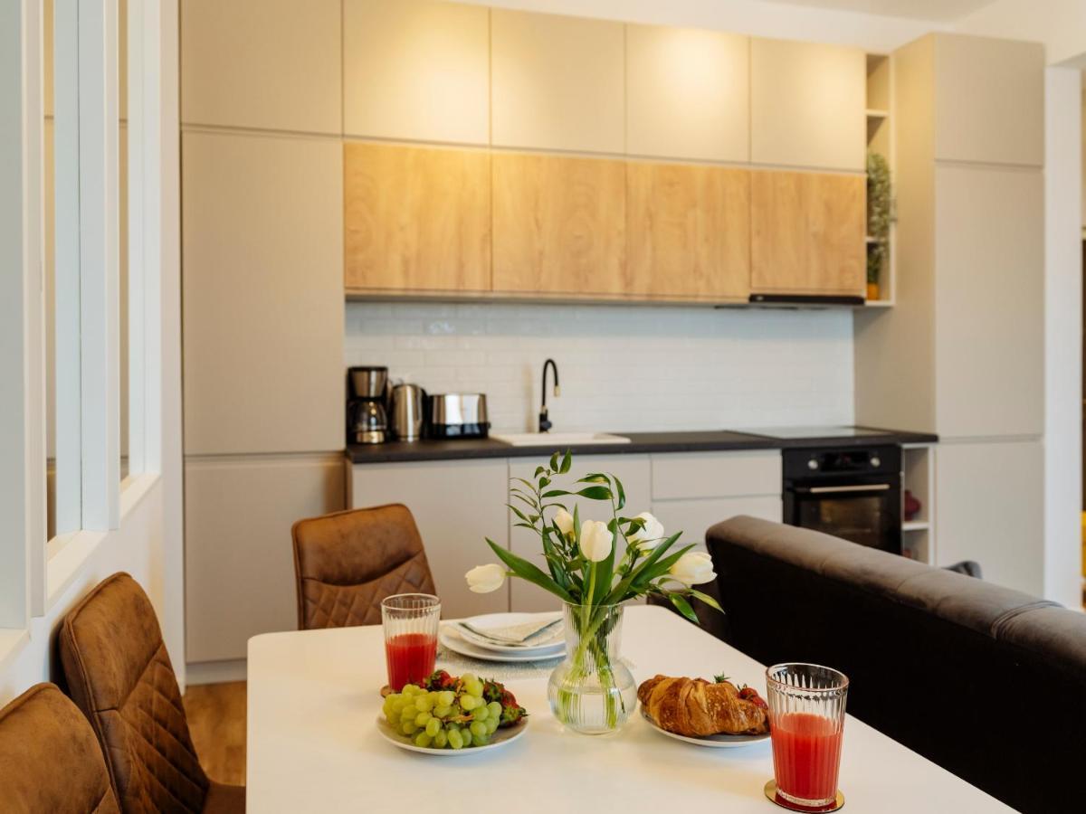 Sunny 2Br Flat - Top Location - Amazing Balcony Bucharest Luaran gambar