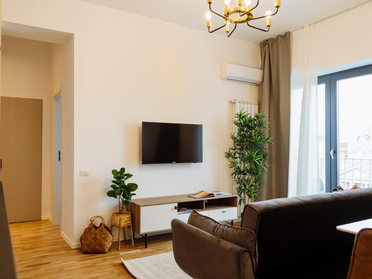 Sunny 2Br Flat - Top Location - Amazing Balcony Bucharest Luaran gambar