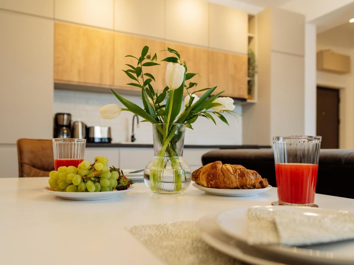Sunny 2Br Flat - Top Location - Amazing Balcony Bucharest Luaran gambar