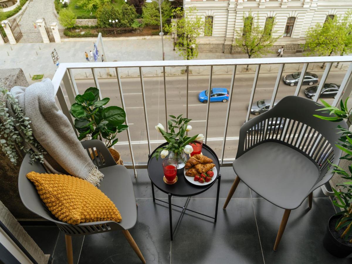 Sunny 2Br Flat - Top Location - Amazing Balcony Bucharest Luaran gambar